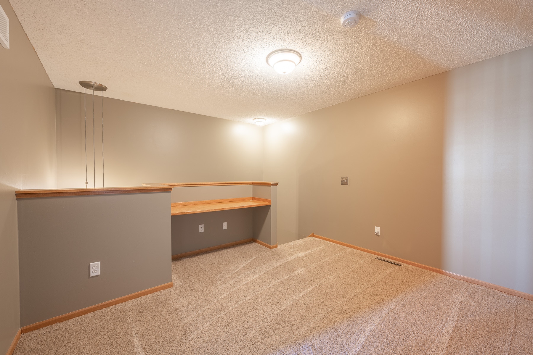 Building Photo - 17985 96th Ave N