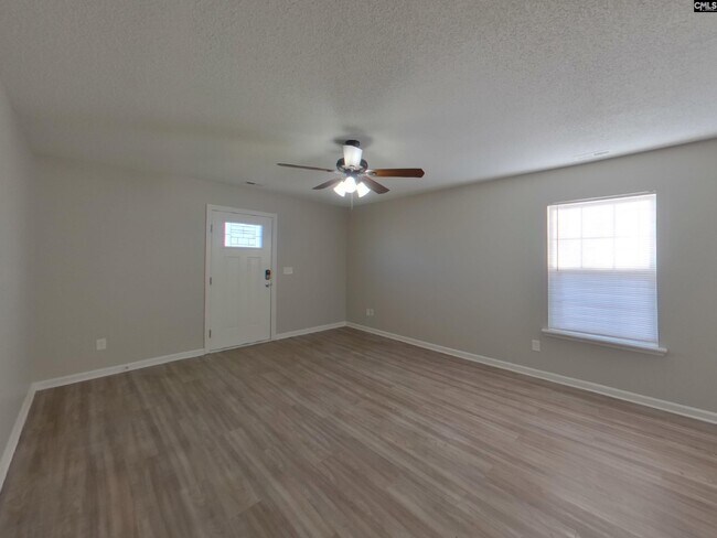 Building Photo - 136 Katrina Ct