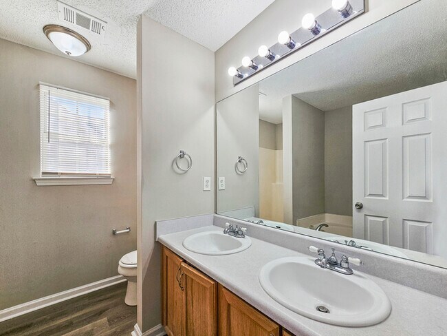 Building Photo - 3335 Waggoner Ln