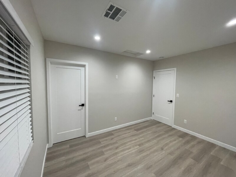 Building Photo - 8683 Haddon Ave