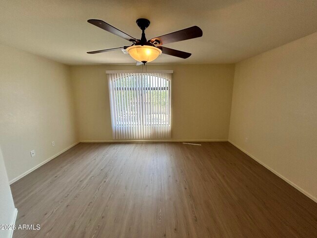 Building Photo - 42406 W Sunland Dr