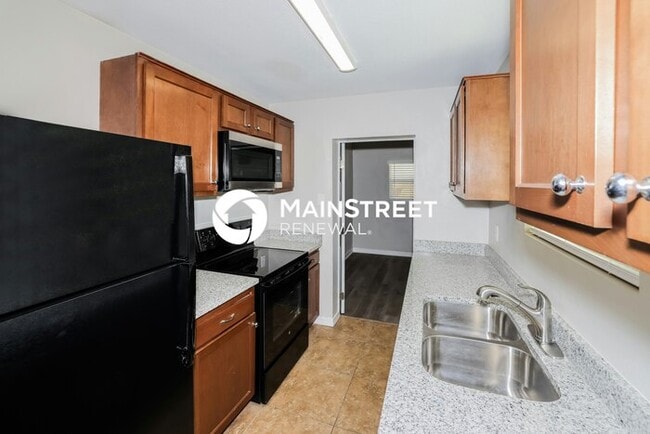 Building Photo - 4 Bedroom Pet-Friendly Home in Phoenix, AZ...