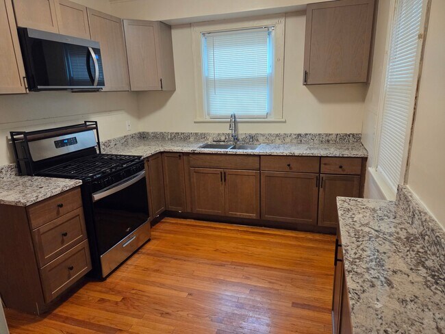 Building Photo - 49 Grandview Terrace