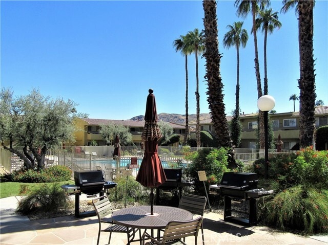 Building Photo - 1950 S Palm Canyon Dr