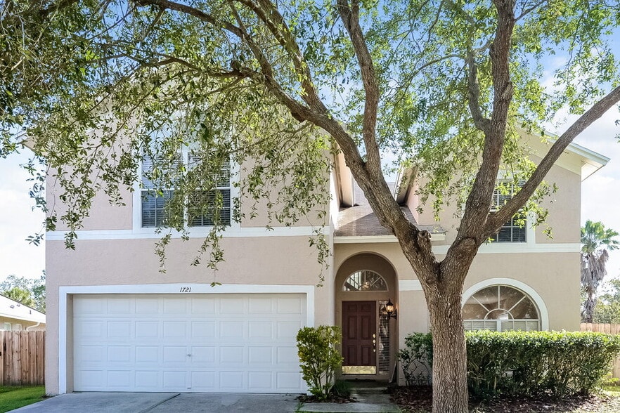 Primary Photo - 1721 Scotch Pine Dr
