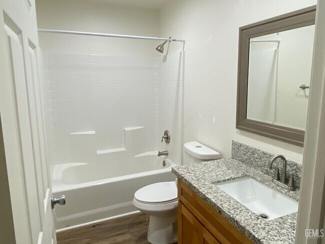 Building Photo - 3805 Phaffle Dr