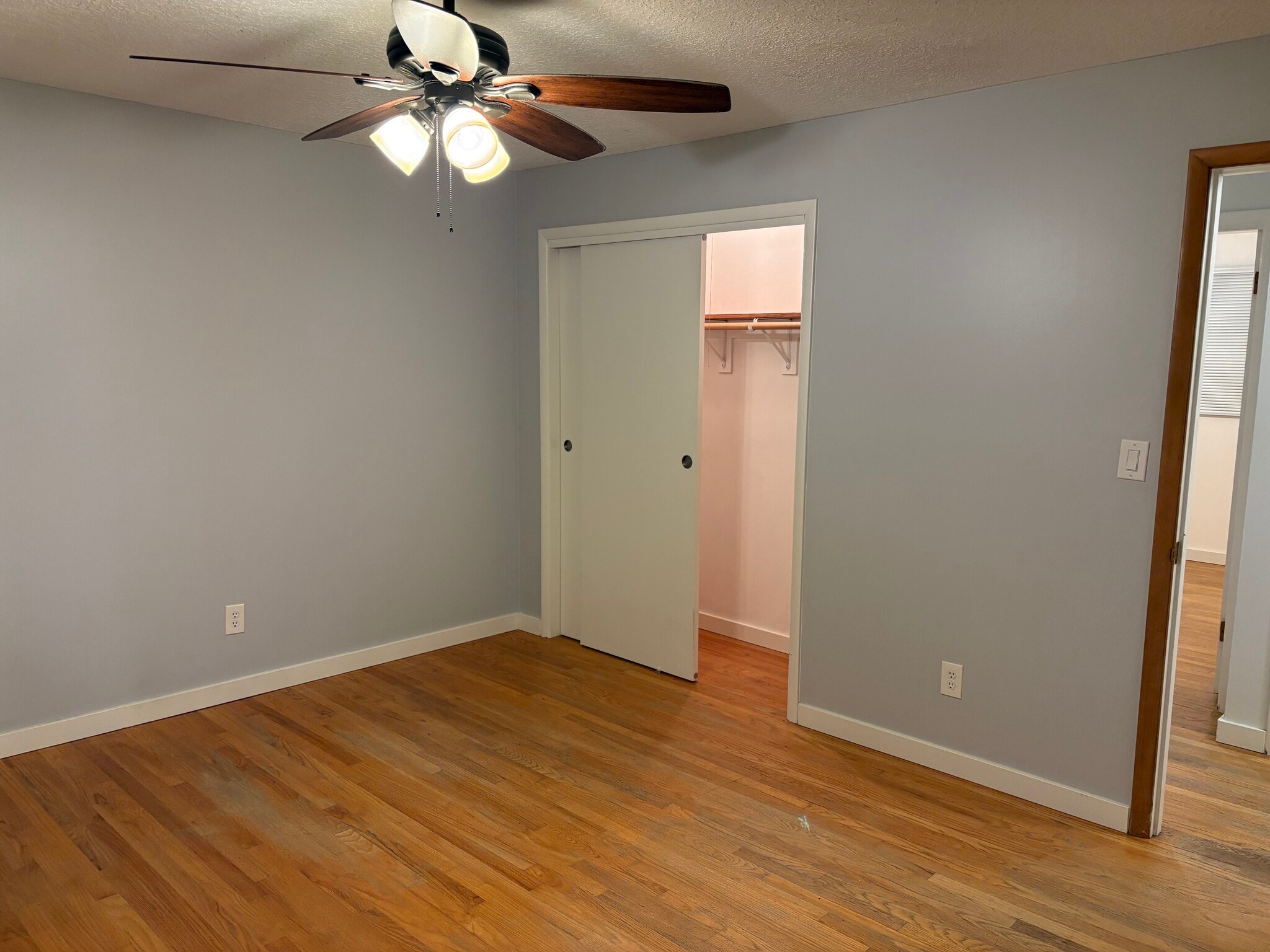 Master Bed 1 - 12815 NE Fremont St