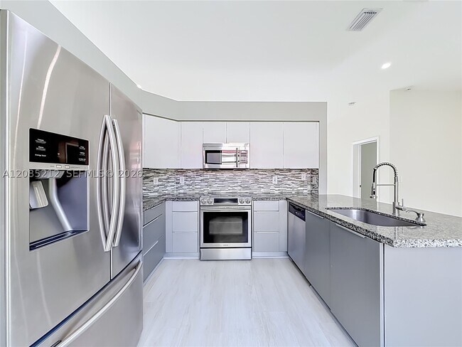 Building Photo - 16204 Opal Creek Dr