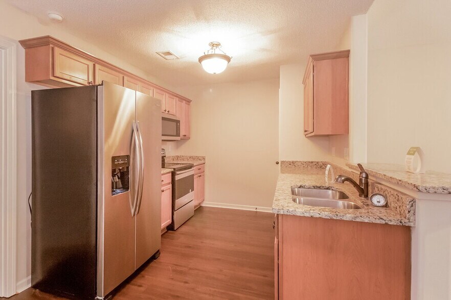 Building Photo - 9500 Eckley Pl