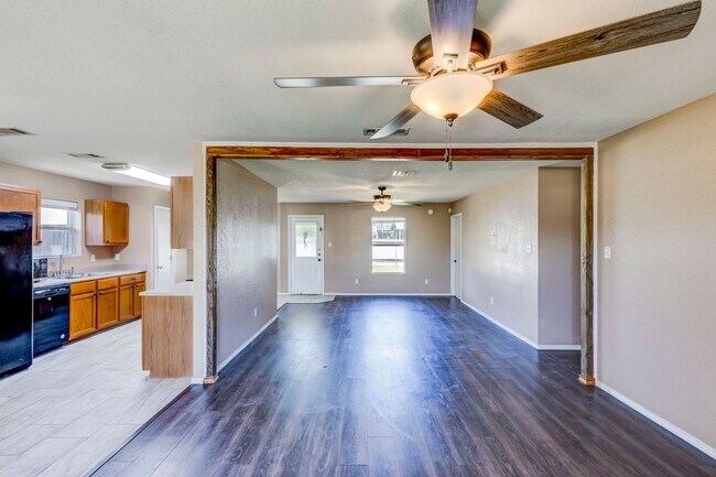 Building Photo - 4501 Jake Spoon Dr