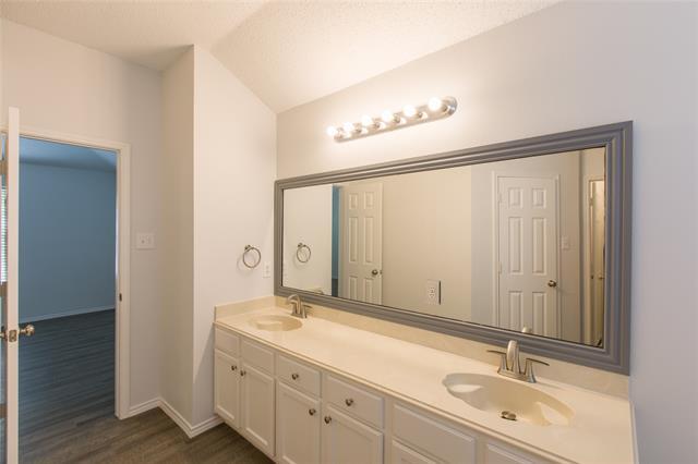 Building Photo - 3820 Gardenia Ln