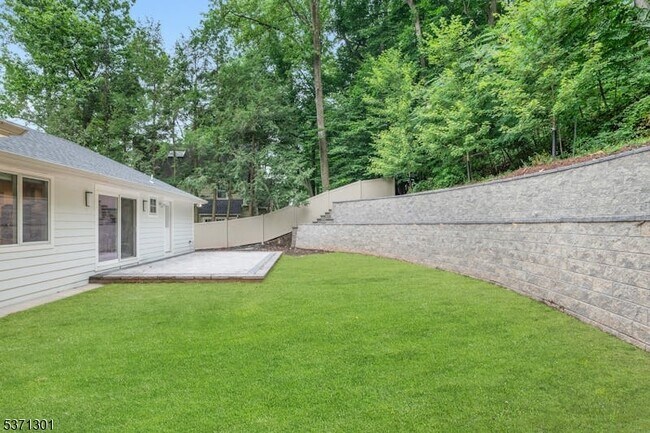 Building Photo - 117 Sagamore Rd