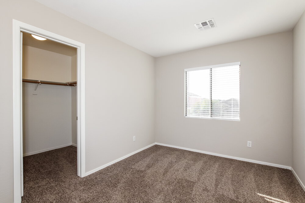 Building Photo - 12334 W Rosewood Dr