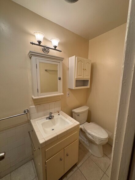 Building Photo - 11974 Walnut Ln