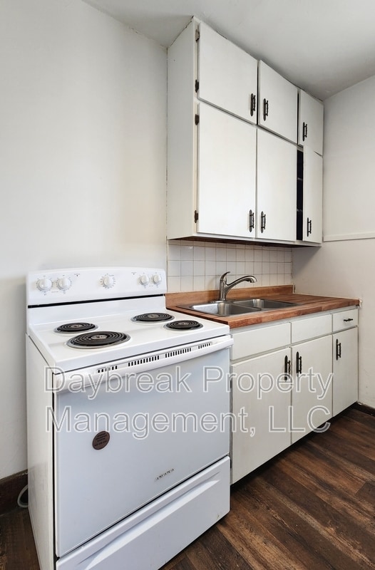 Building Photo - 1316 3rd Ave N