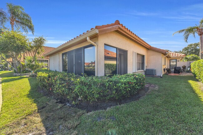 Building Photo - 2735 SW Mariposa Cir