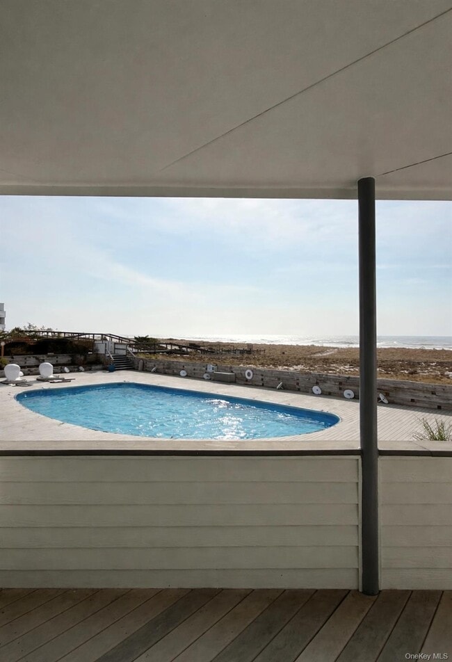 Building Photo - 261 Dune Rd