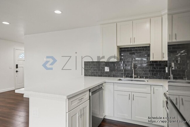 Building Photo - 10173 Santa Clara Ave