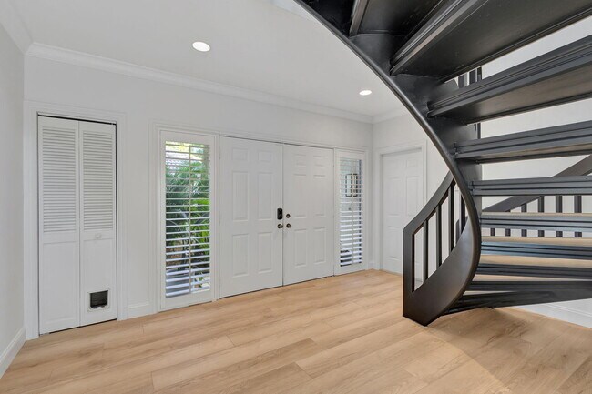 Building Photo - 11839 Pebblewood Dr