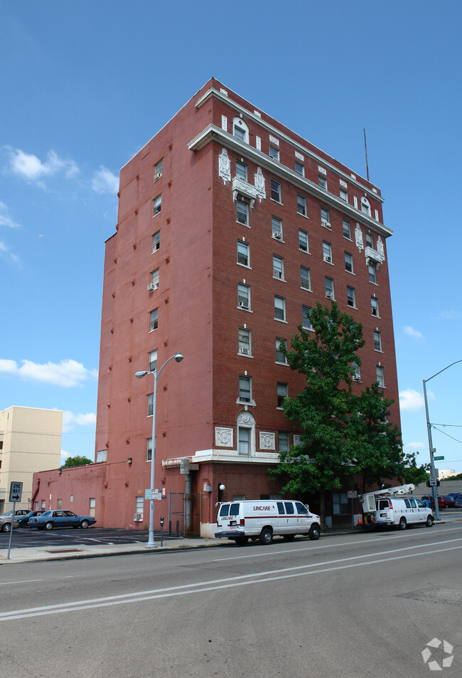 Building Photo - Holden House