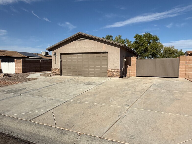 Building Photo - 10355 Typhoon Ave