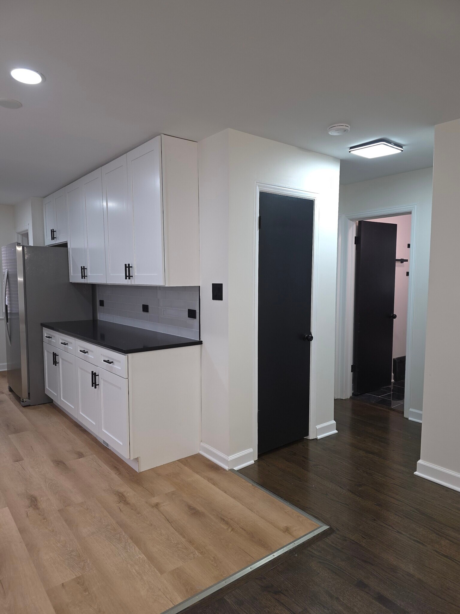 Kitchen - 5251 S Hamlin Ave