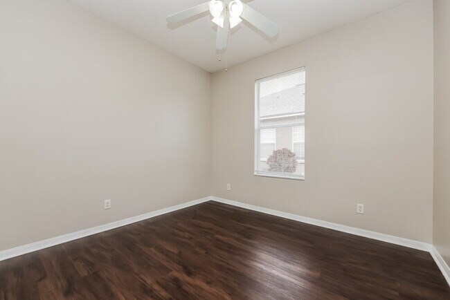 Building Photo - 30551 Annadale Dr