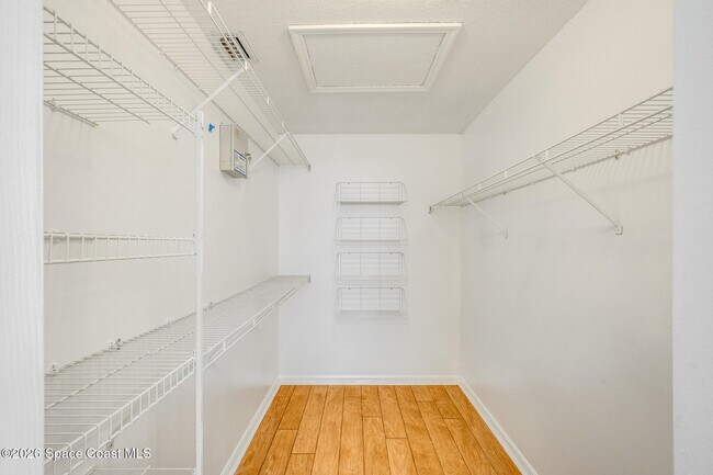 Building Photo - 330 Las Olas Dr