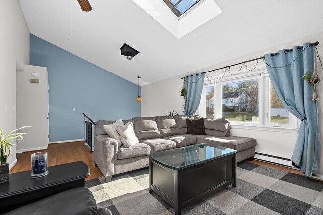 Building Photo - 74 Derryfield Rd