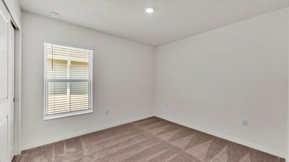 Building Photo - 727 Chestnut Ln