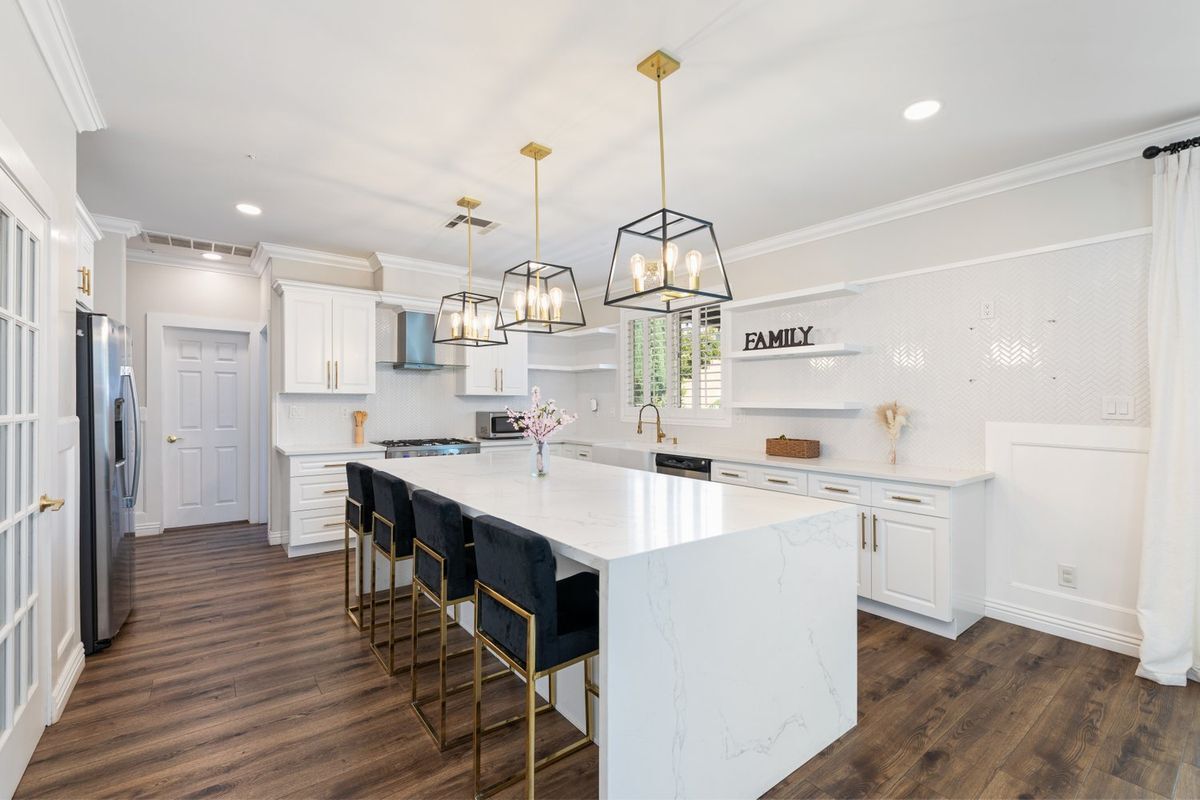 Building Photo - 15736 Home Ct
