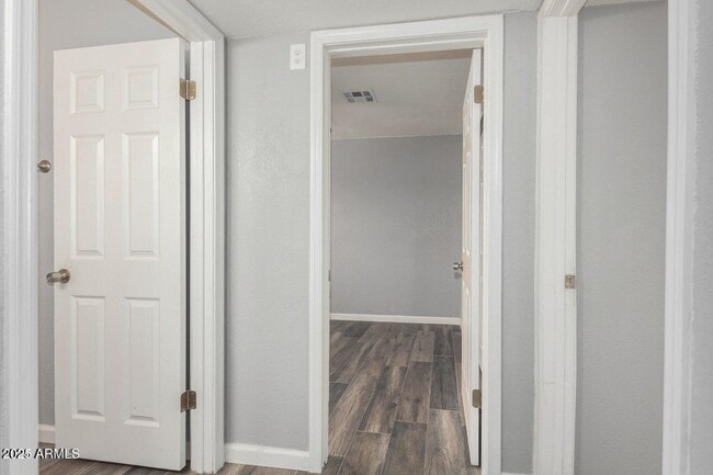 Building Photo - 337 S 97th Pl