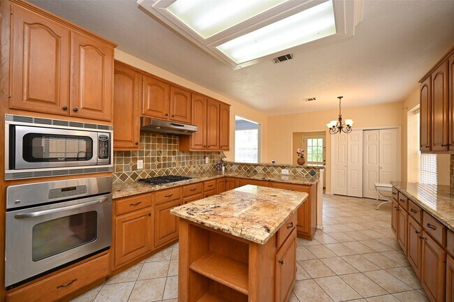 Building Photo - 6419 Sutter Park Ln