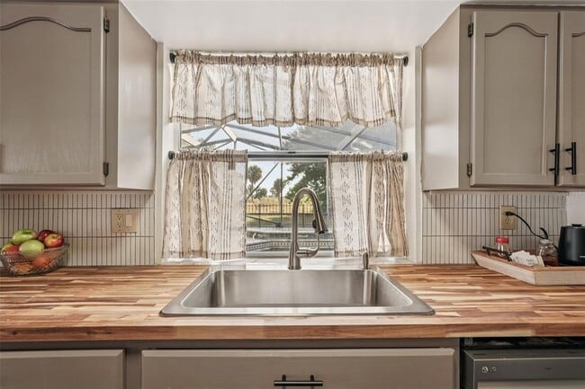 Building Photo - 2356 Conway Blvd