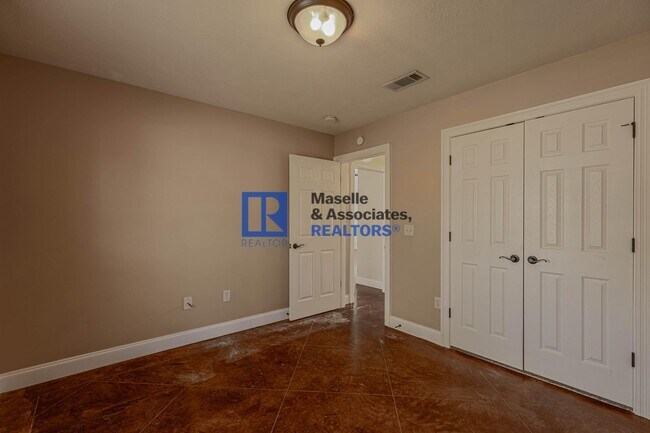 Building Photo - 3 Bed / 2 Bath home in Harvey Crossing