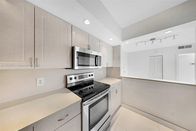 Building Photo - 5600 Collins Ave