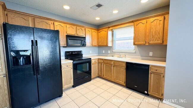 Building Photo - 10604 Boston Ave