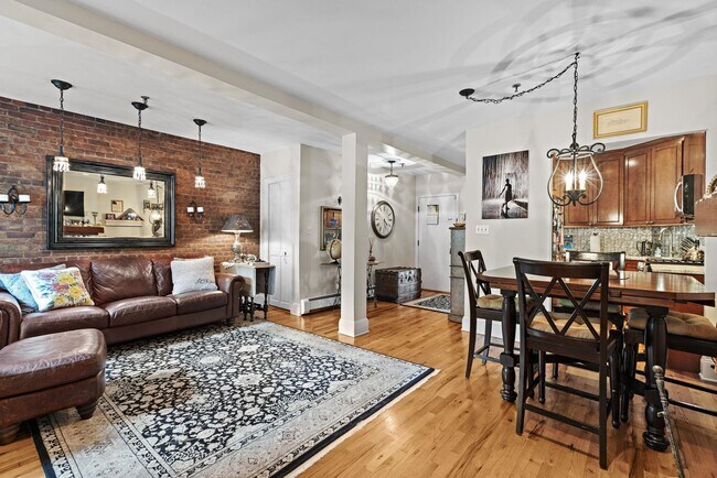 Building Photo - 606 Park Ave