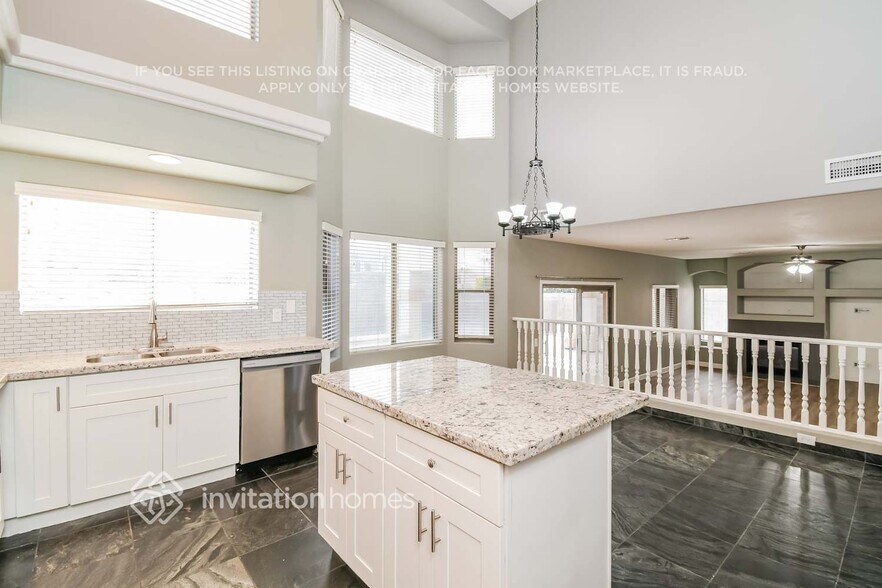 Building Photo - 10729 E Pampa Ave