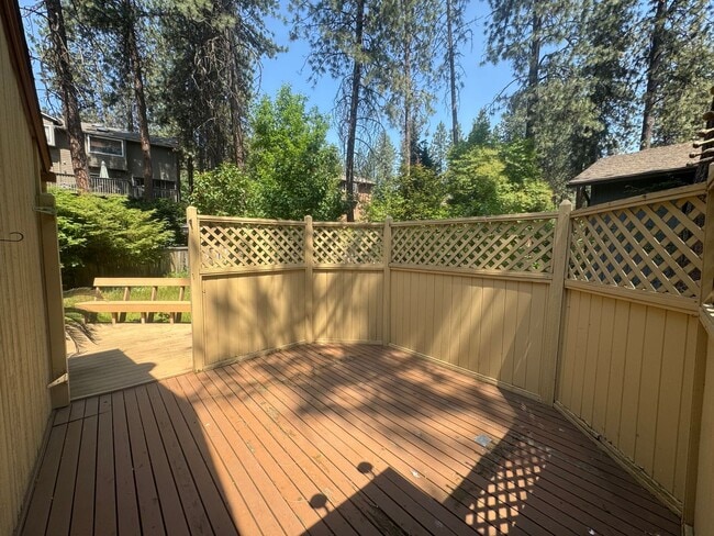 Building Photo - Charming 3 Bed, 3 Bath Home in Spokane Val...