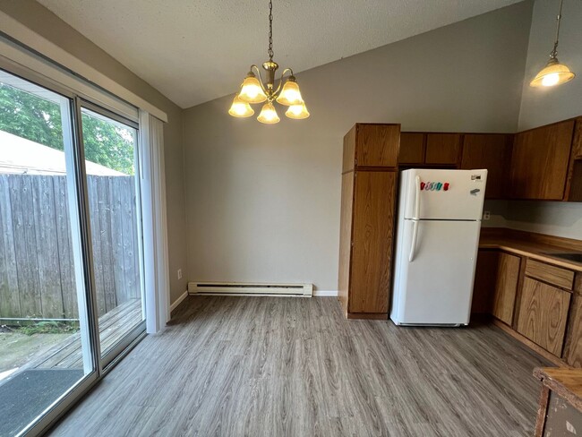 Building Photo - 4 Bedroom Twinhome in West Fargo!!