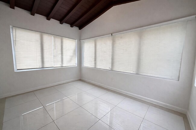 Building Photo - $2,450 1942 Funston Street #1-5