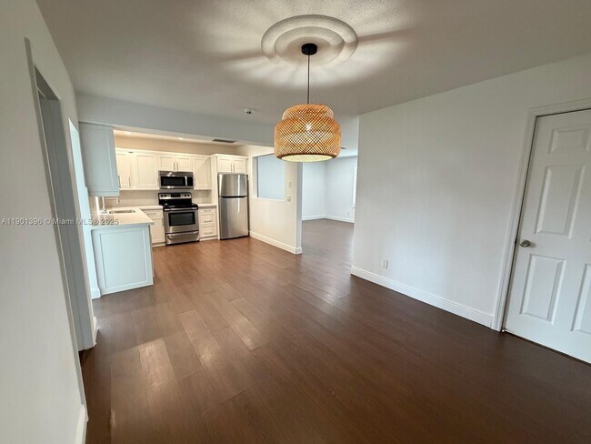 Building Photo - 4500 SW 42nd Terrace