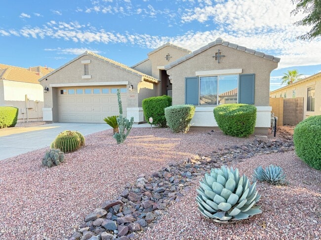 Building Photo - 605 E Nancy Ave