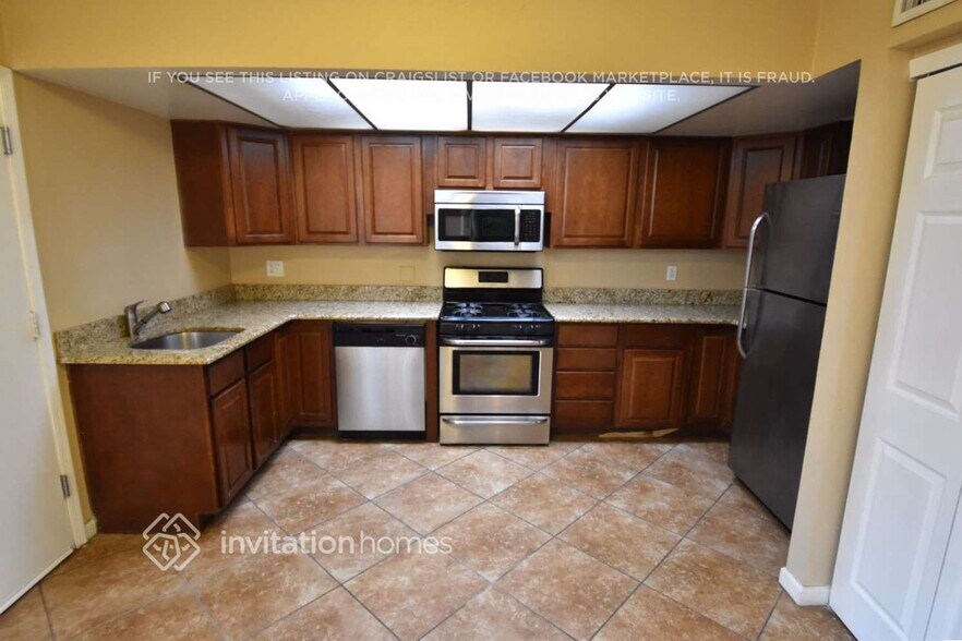 Building Photo - 9602 N 35th Dr