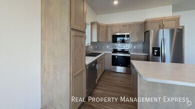 Building Photo - 9000 W Jerald Pl