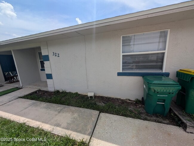 Building Photo - 322 Country Ln Dr