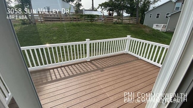 Building Photo - 3058 Sun Valley Dr
