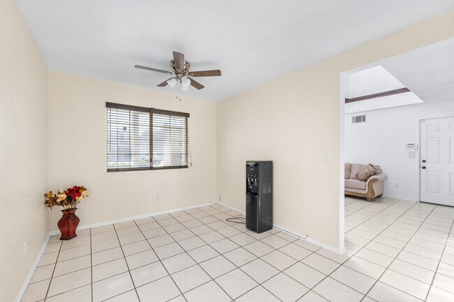 Building Photo - 42851 Lemonwood Dr