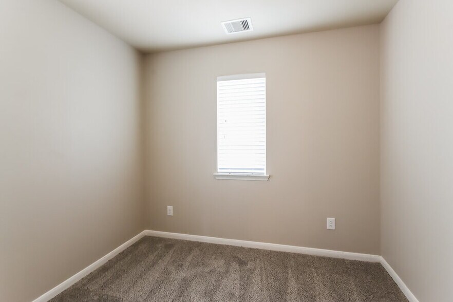 Building Photo - 18706 Walden Glen Cir